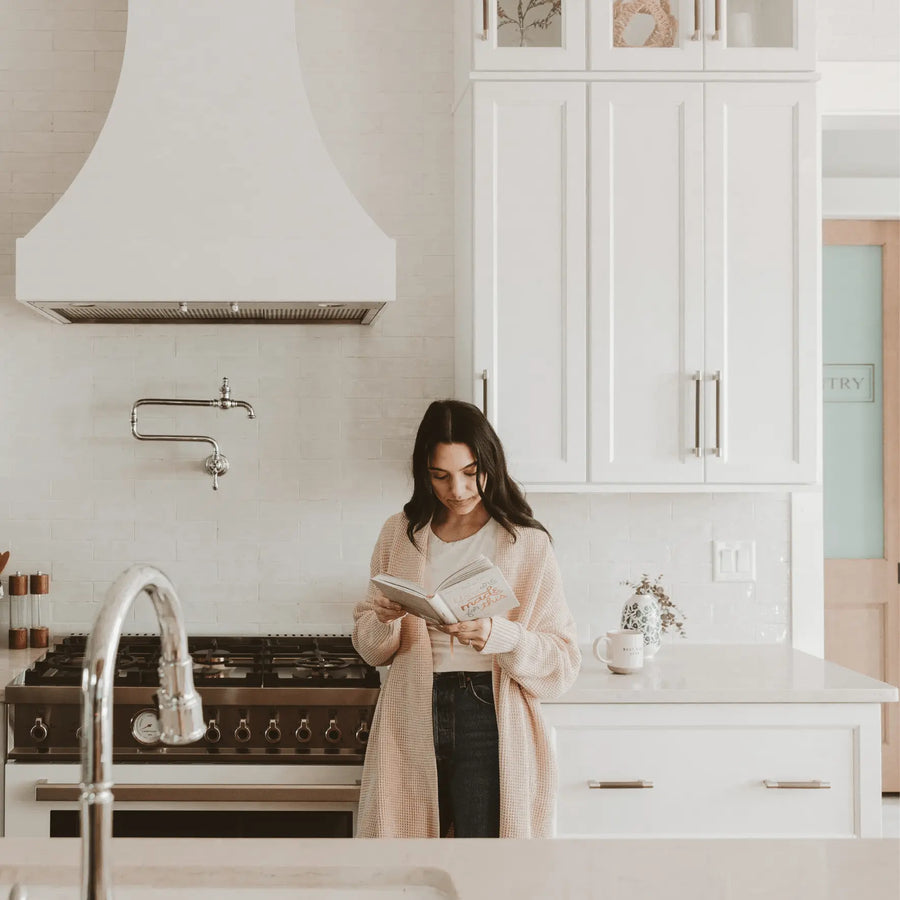 You Are Made For This: Devotions to Uplift and Encourage Busy Moms Sweet Water Decor