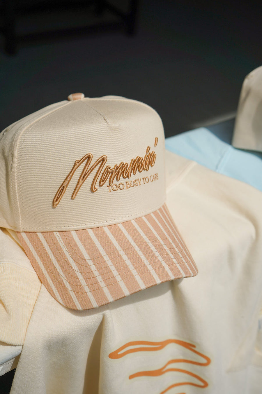 Mommin' - Striped Vintage Trucker Hat KenzKustomz