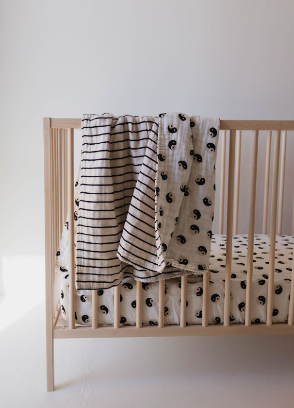 Muslin Quilt | Black & White Yin Yang / Stripe forever french baby