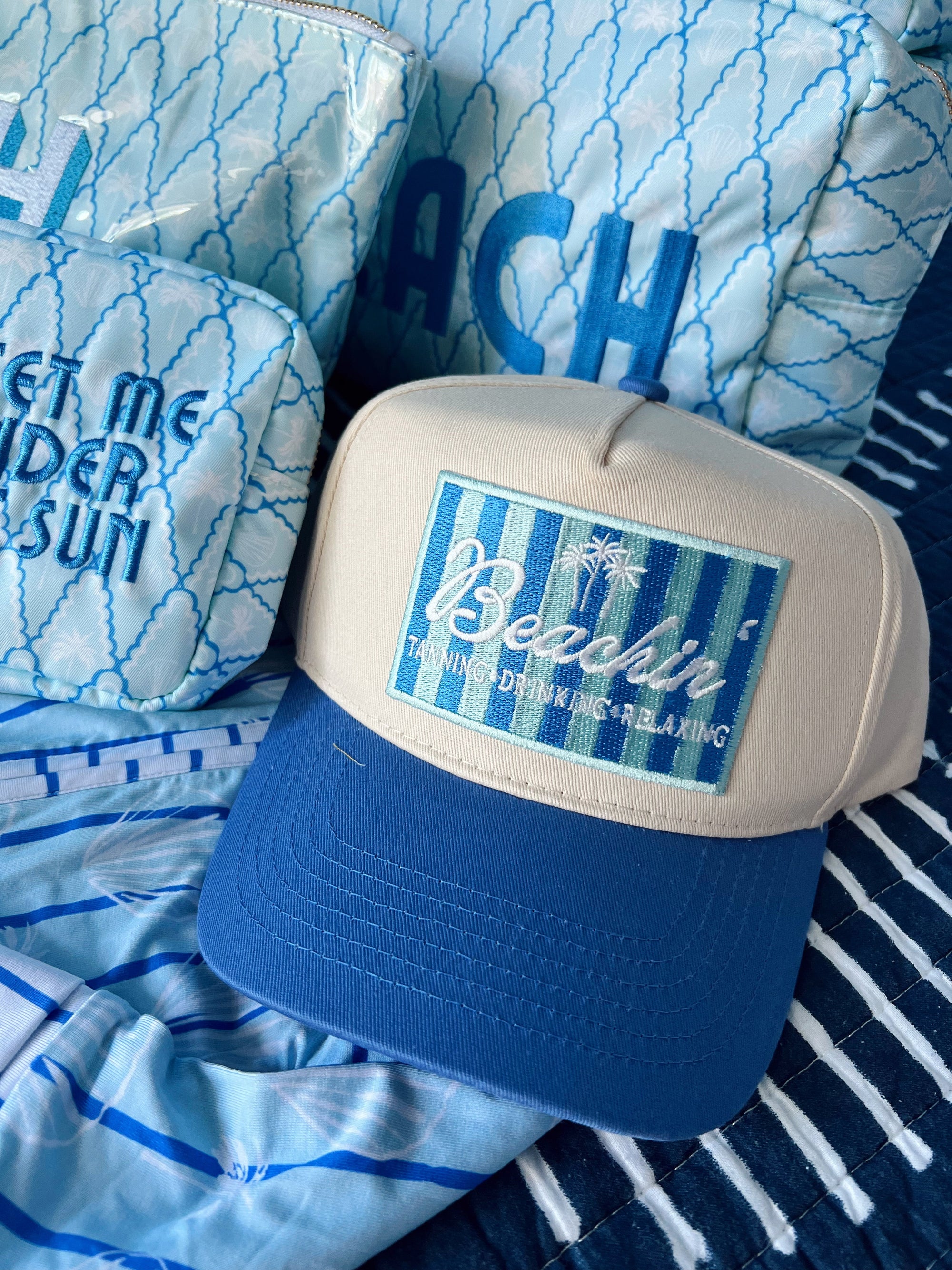 Beachin' - Vintage Trucker Hat