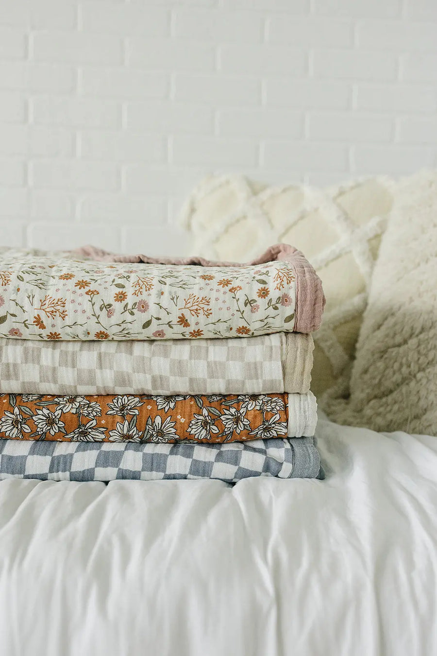 Magnolia Floral Twin Muslin Quilt Mebie Baby