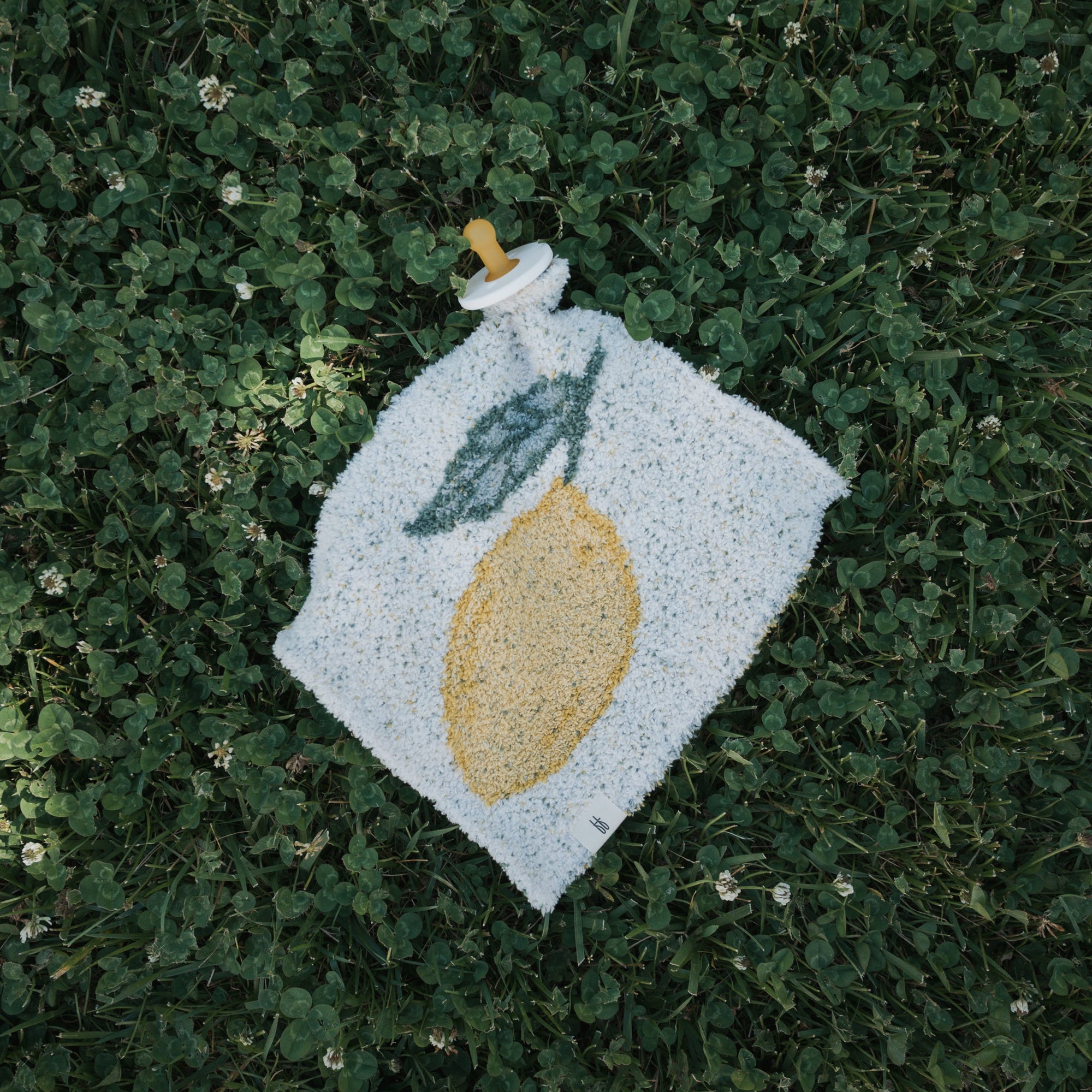Lovey | Lemon